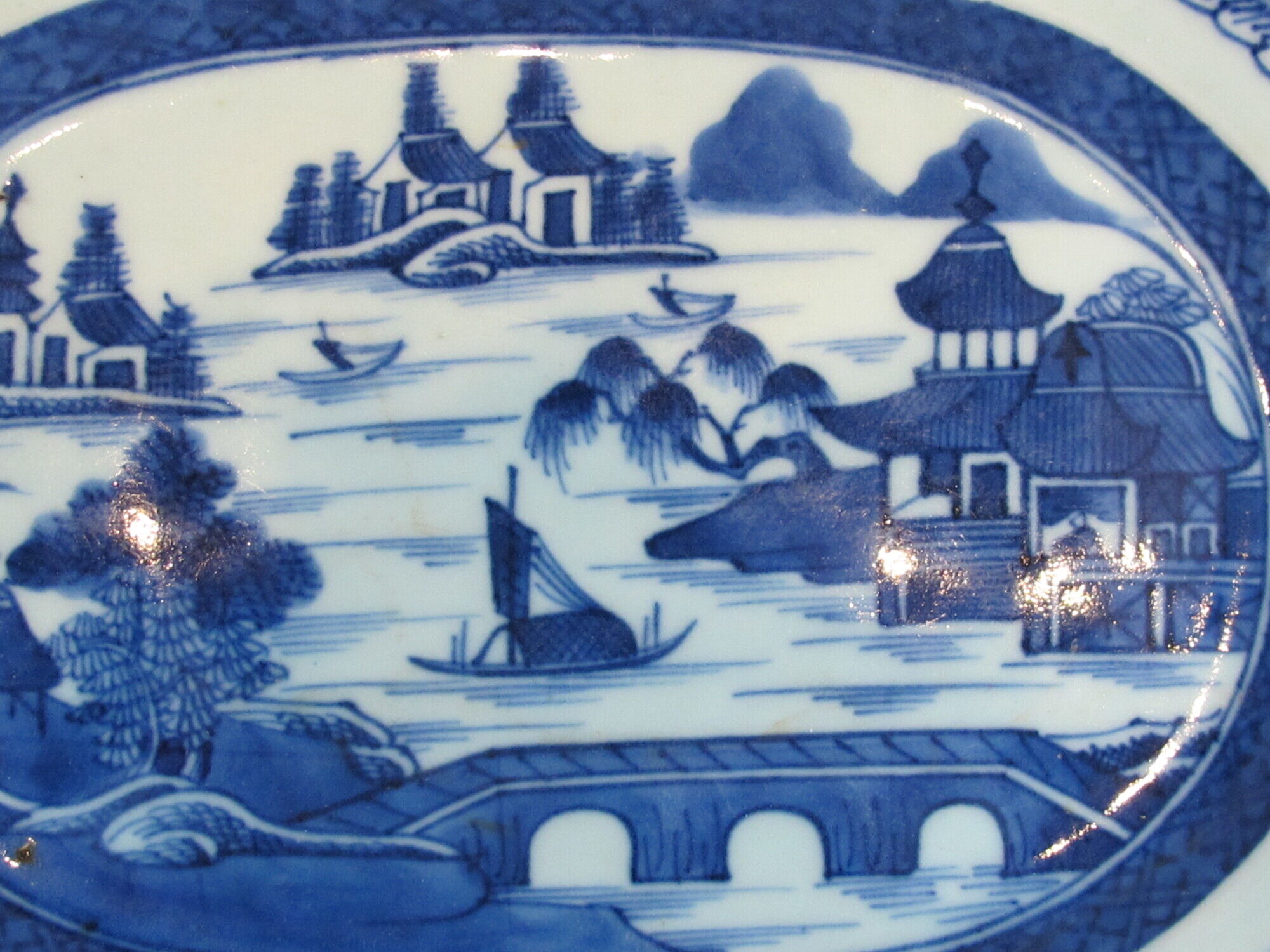 Large white-white Chinese dish from China 18th century