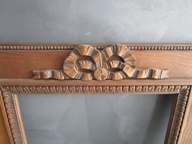 Frame with old oak knots