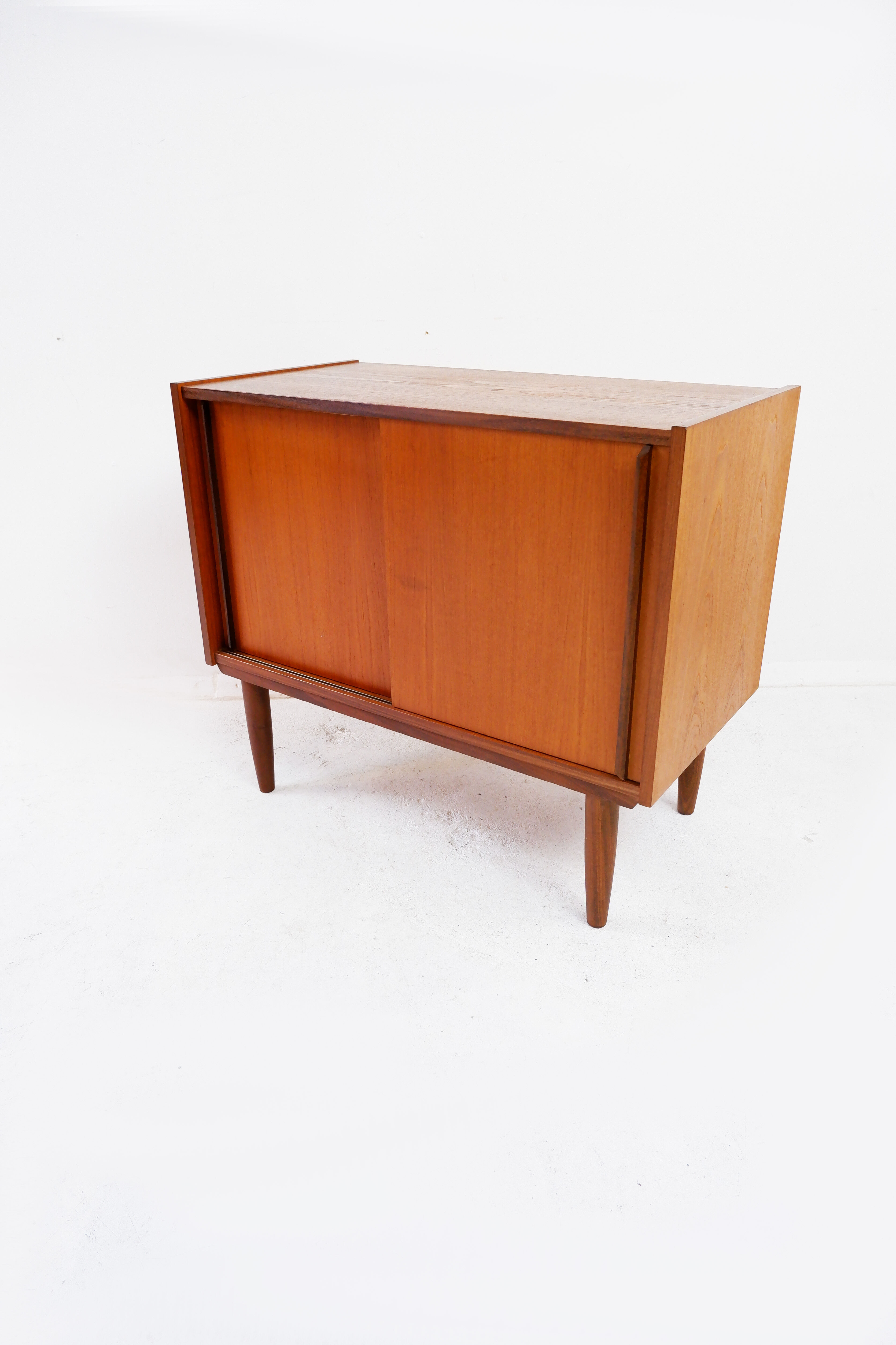 Danish design cabinet by Hanbjerg, 1960s