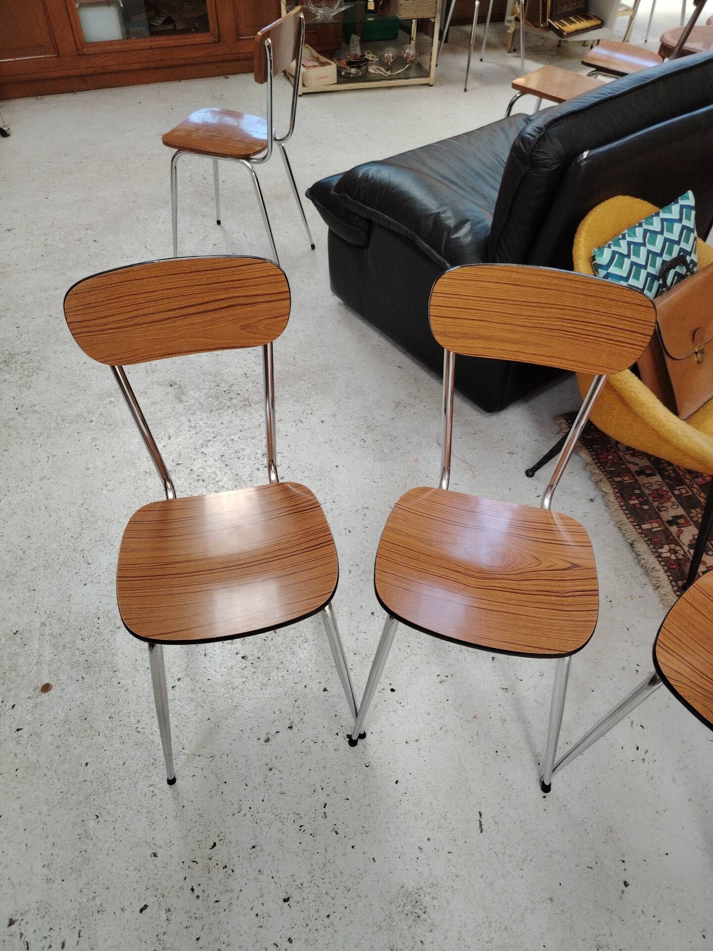 Set of 4 chairs in wood-effect Formica and chrome metal - 1970