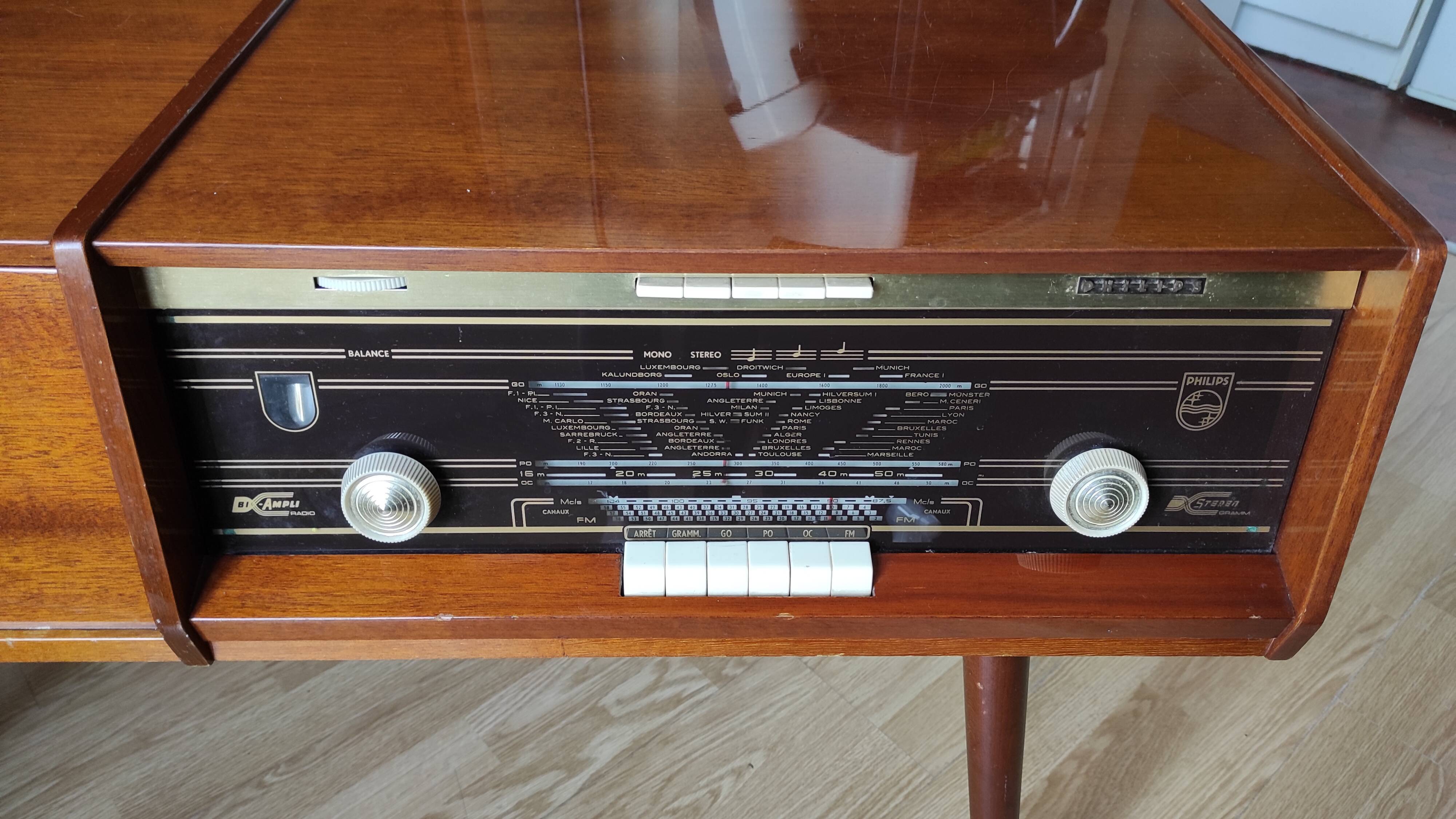 Philips Vintage hifi furniture