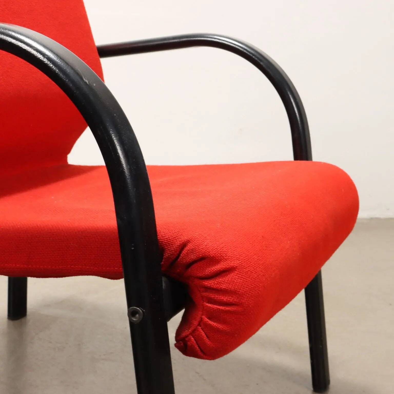 Vintage armchair from the 1980s in fabric and foam, Italy.