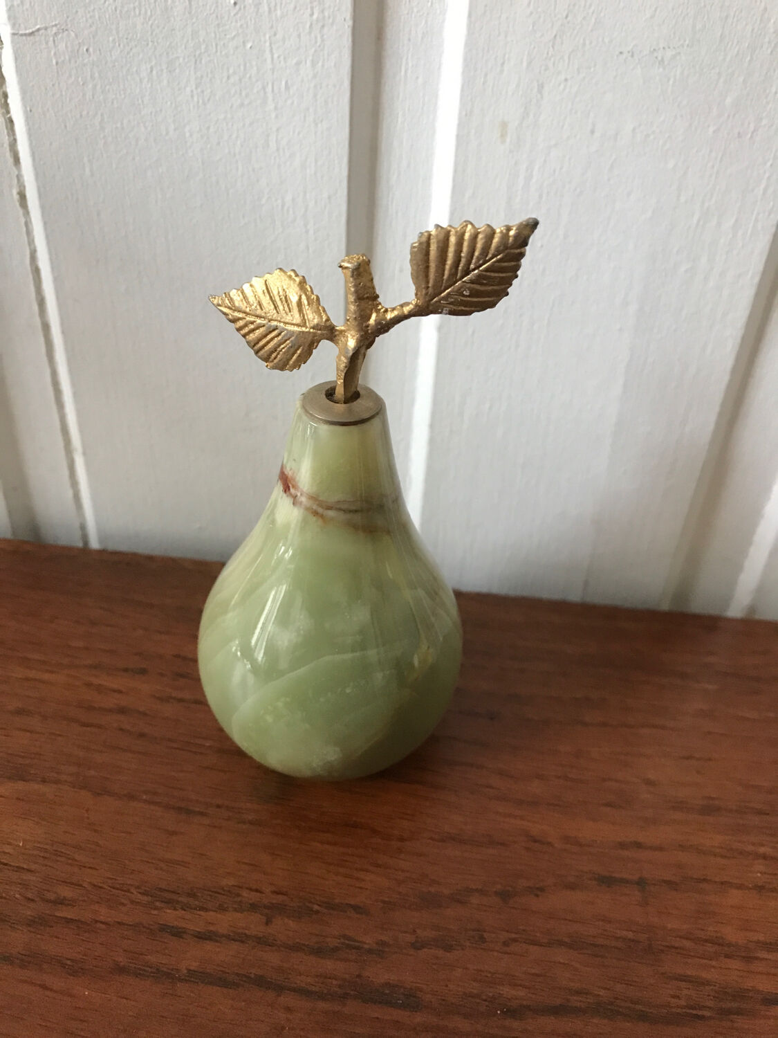 Pear paper press in brass and albatre