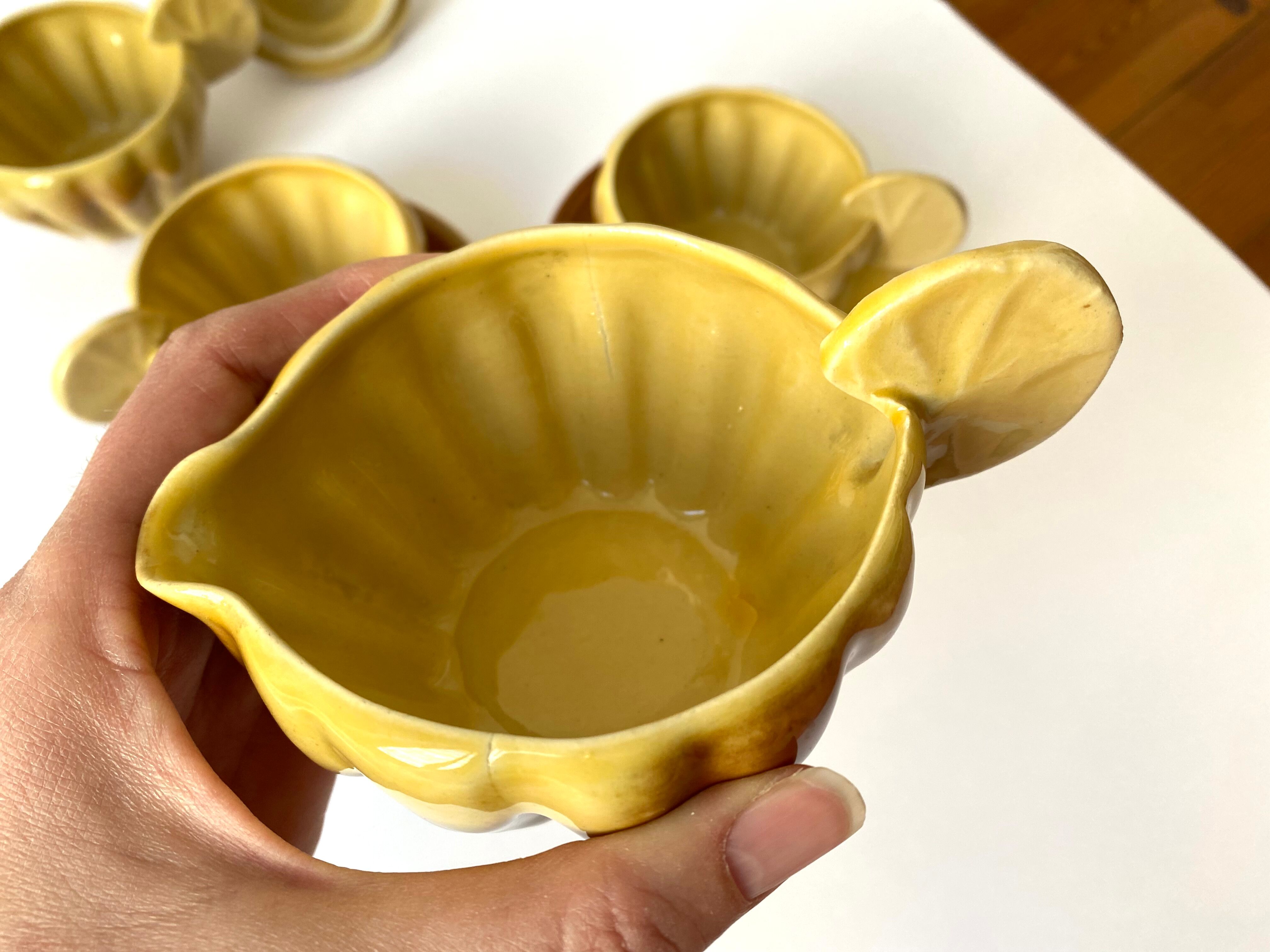 Ceramic teapot and tea cups shape lemon brioche 80s vintage