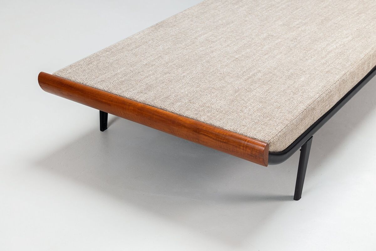 Dick Cordemeijer Cleopatra daybed for Auping in melange fabric The Netherlands 1954
