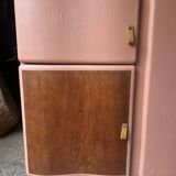 Buffet Mado vintage rénové – teinte ocre chaleureux, plateau en marbre