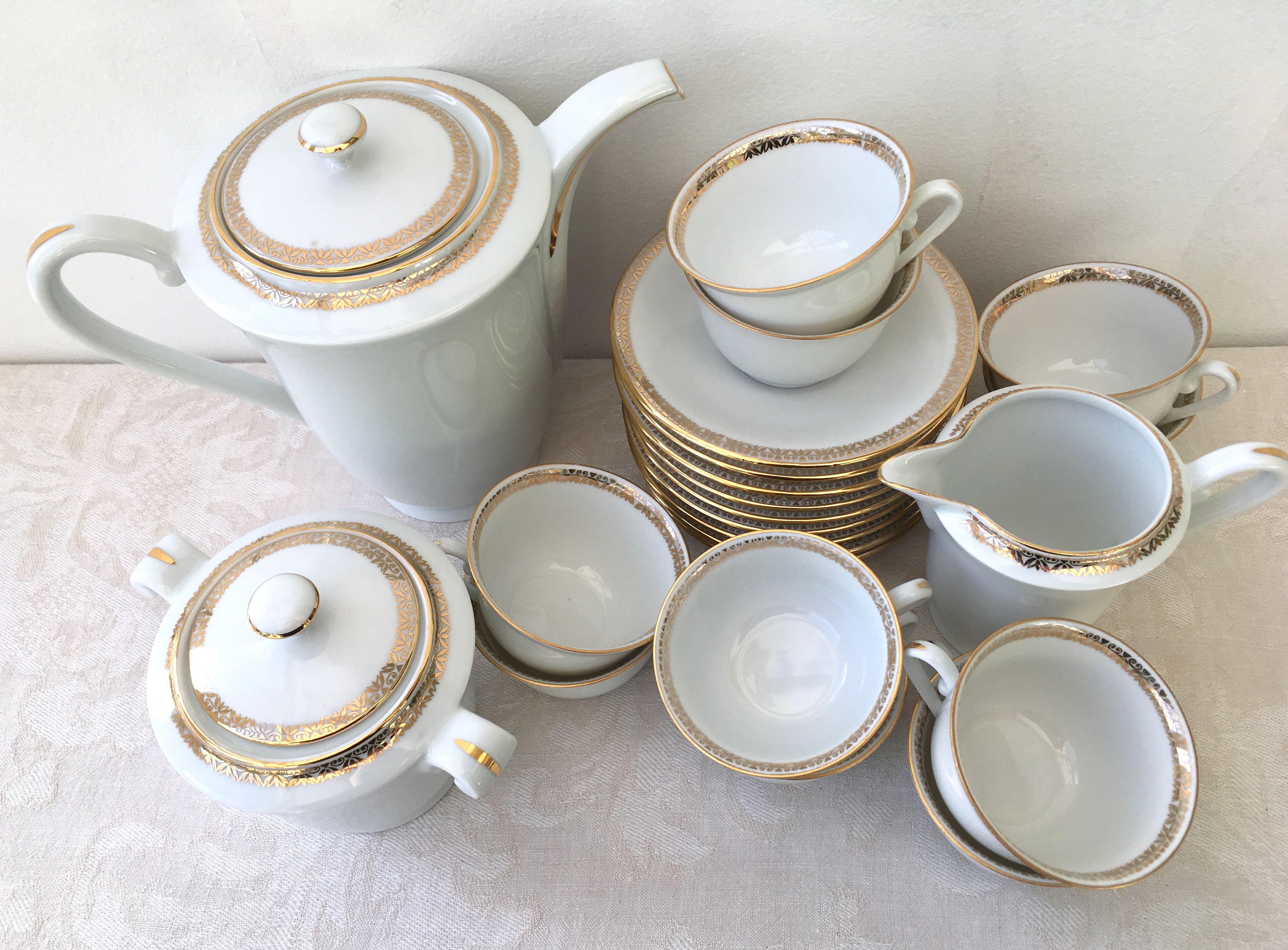 Coffee service for 10 people in Limoges porcelain
