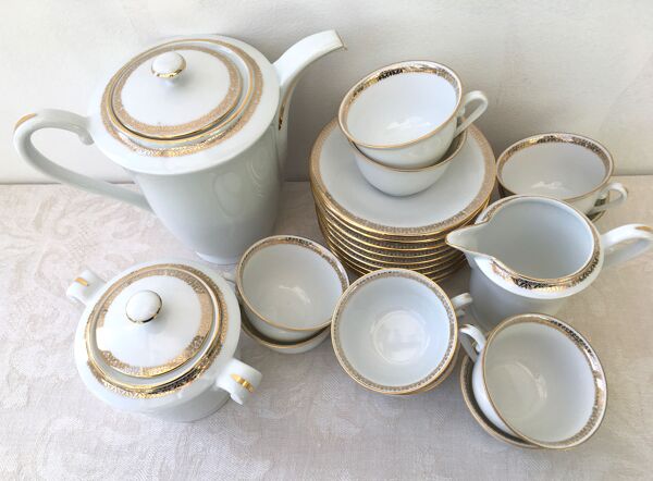 Service à café pour 10 personnes en porcelaine de Limoges