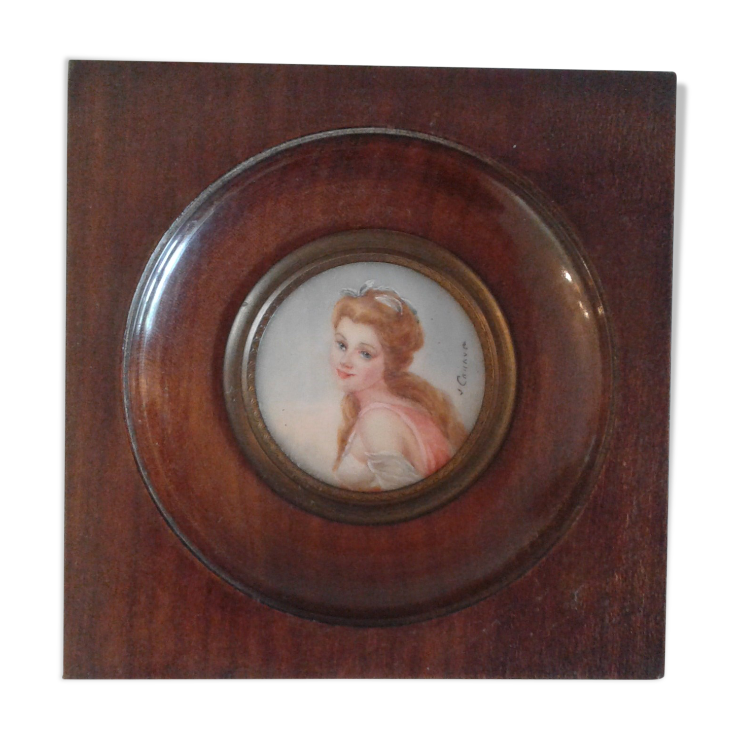 Portrait miniature quality lady in rose dress