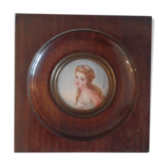 Portrait miniature dame de qualité à la robe rose