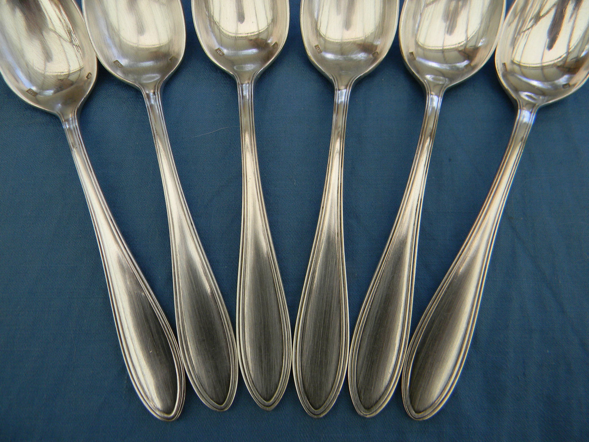 Set of 6 teaspoons in silver metal
