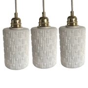Lot de trois suspensions en opaline scandinave blanche