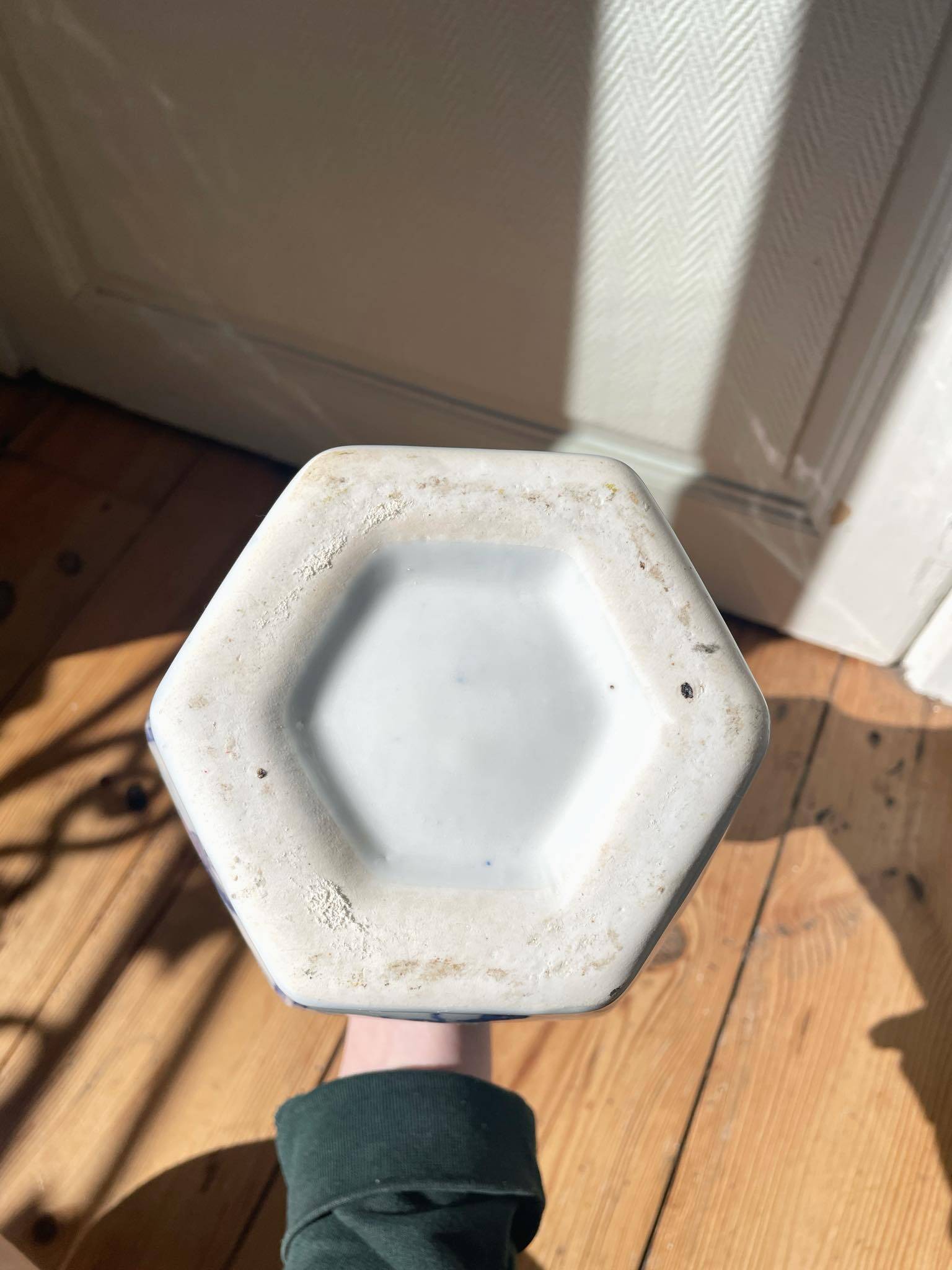 Chinese vase with vine decoration