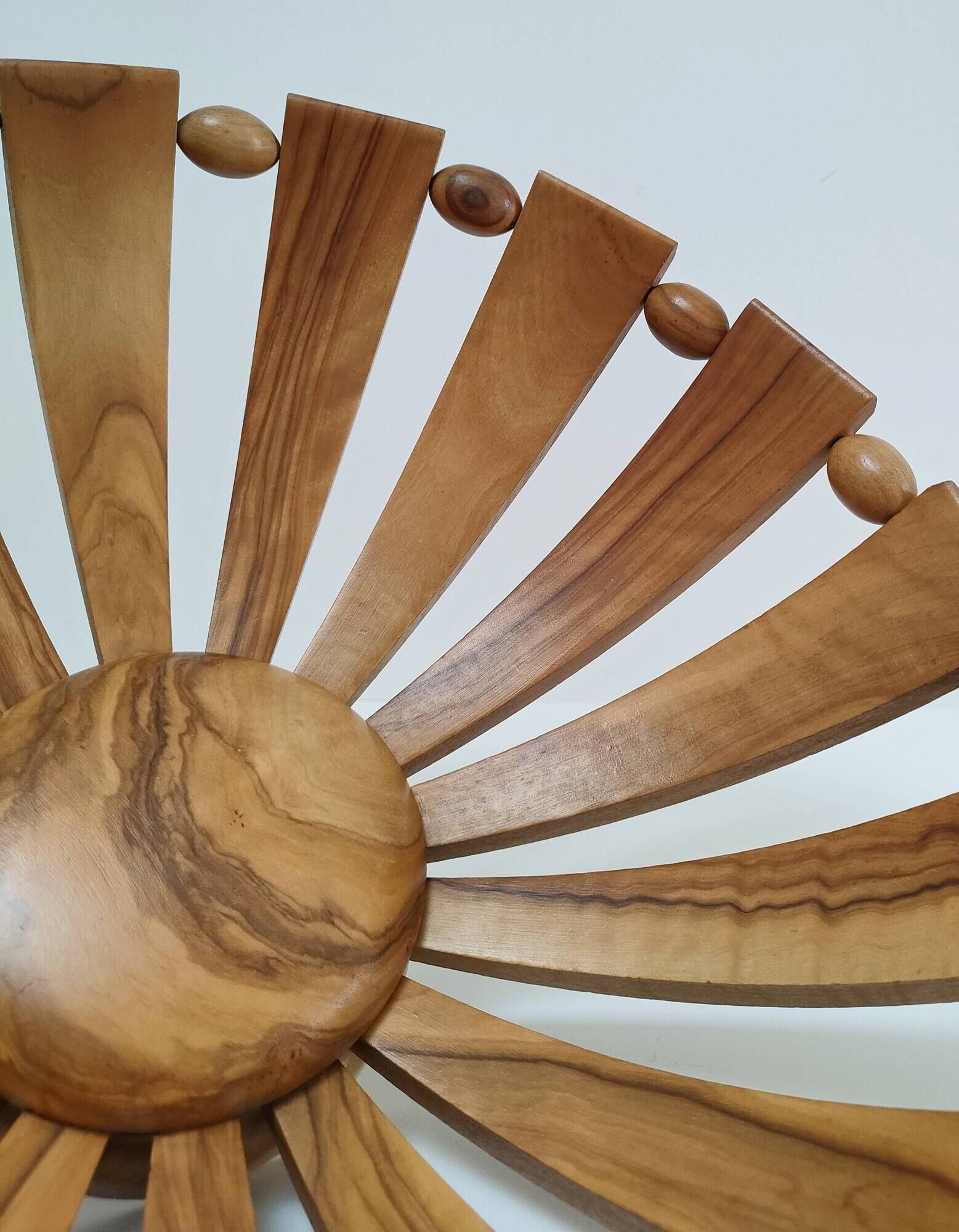 Fruit cup in olive wood vintage design