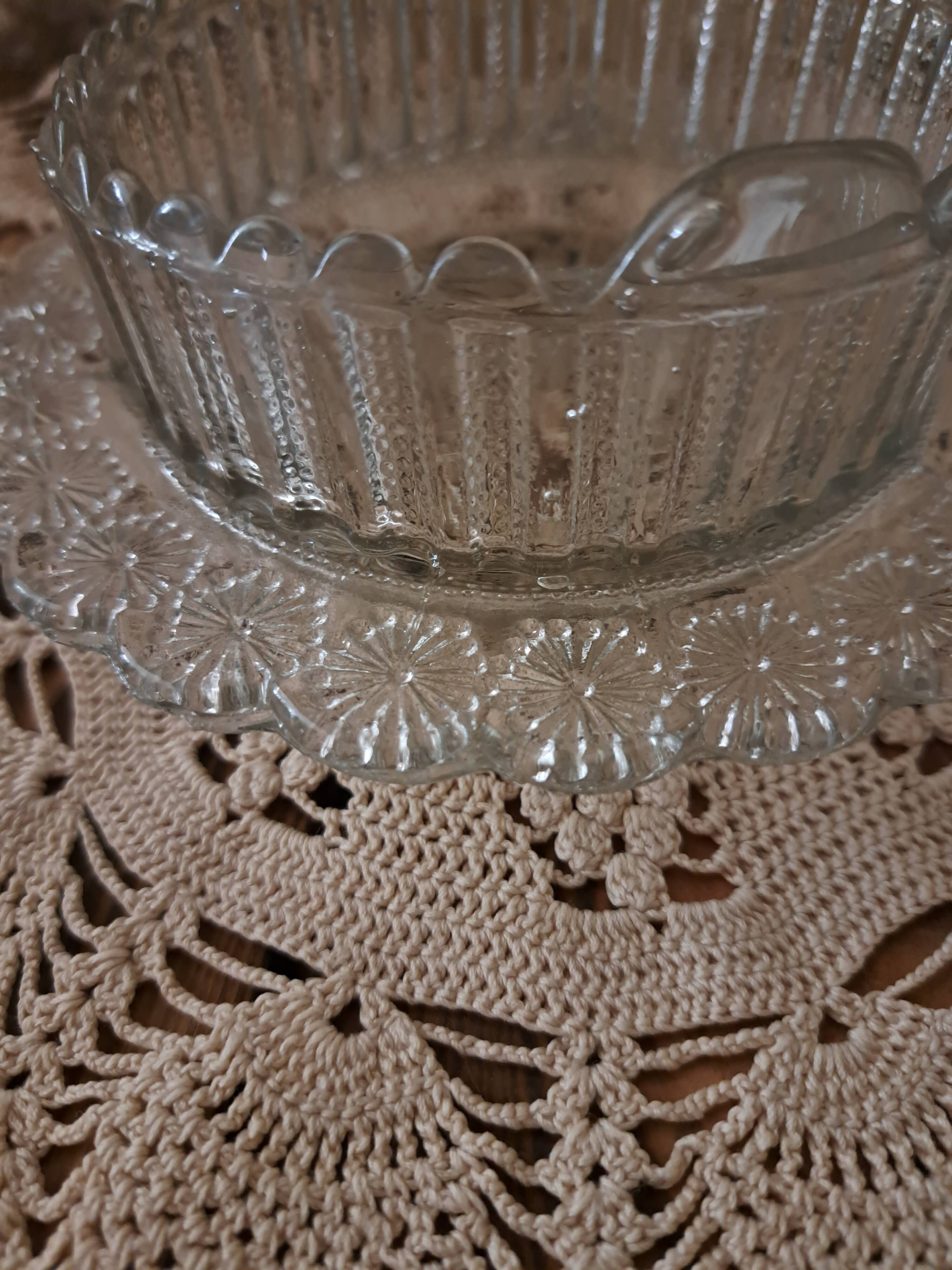 Bonbonnière sucrier sur dormant en verre