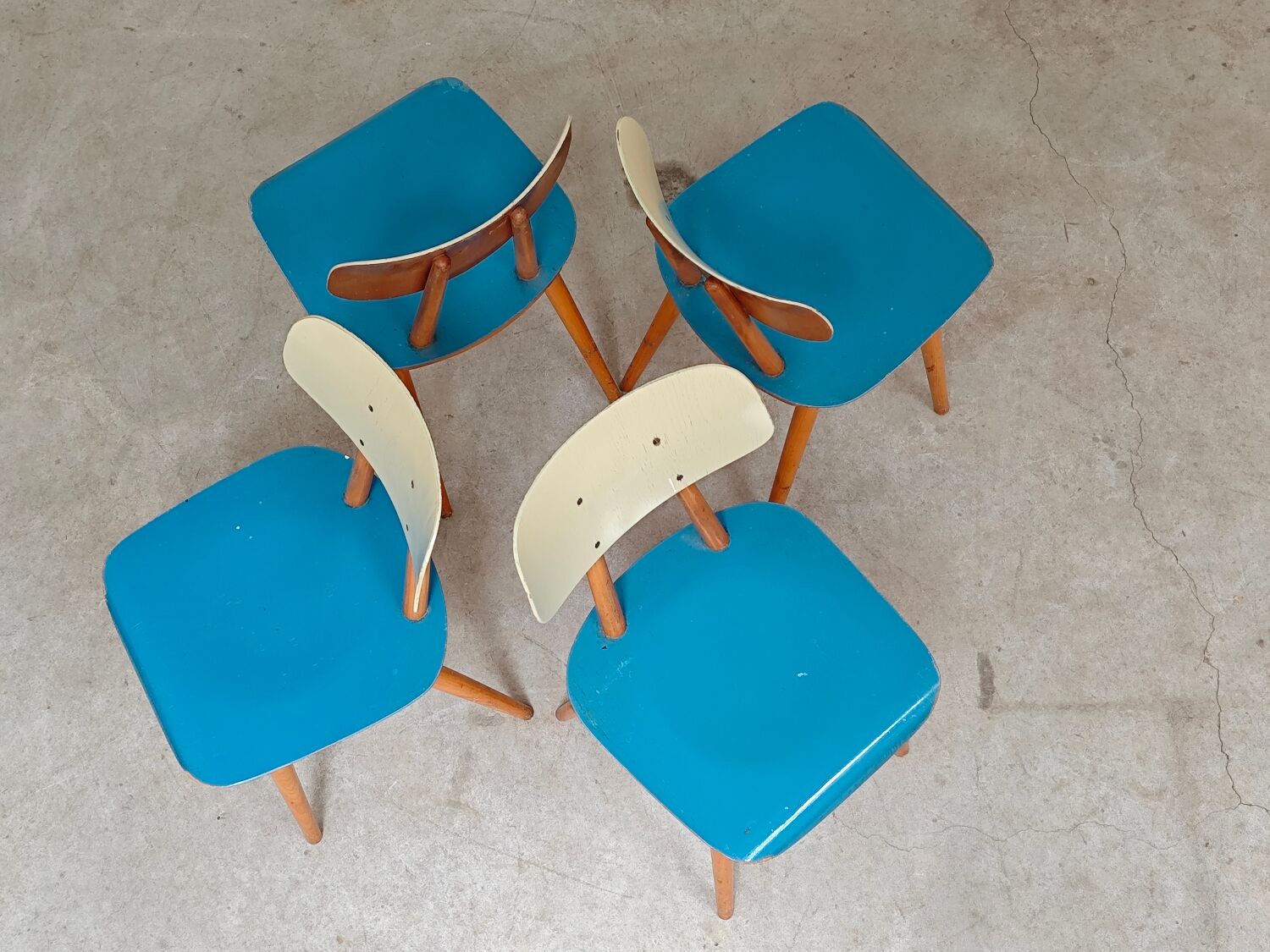Set of 4 wooden chairs TON Bystrice Thonet blue