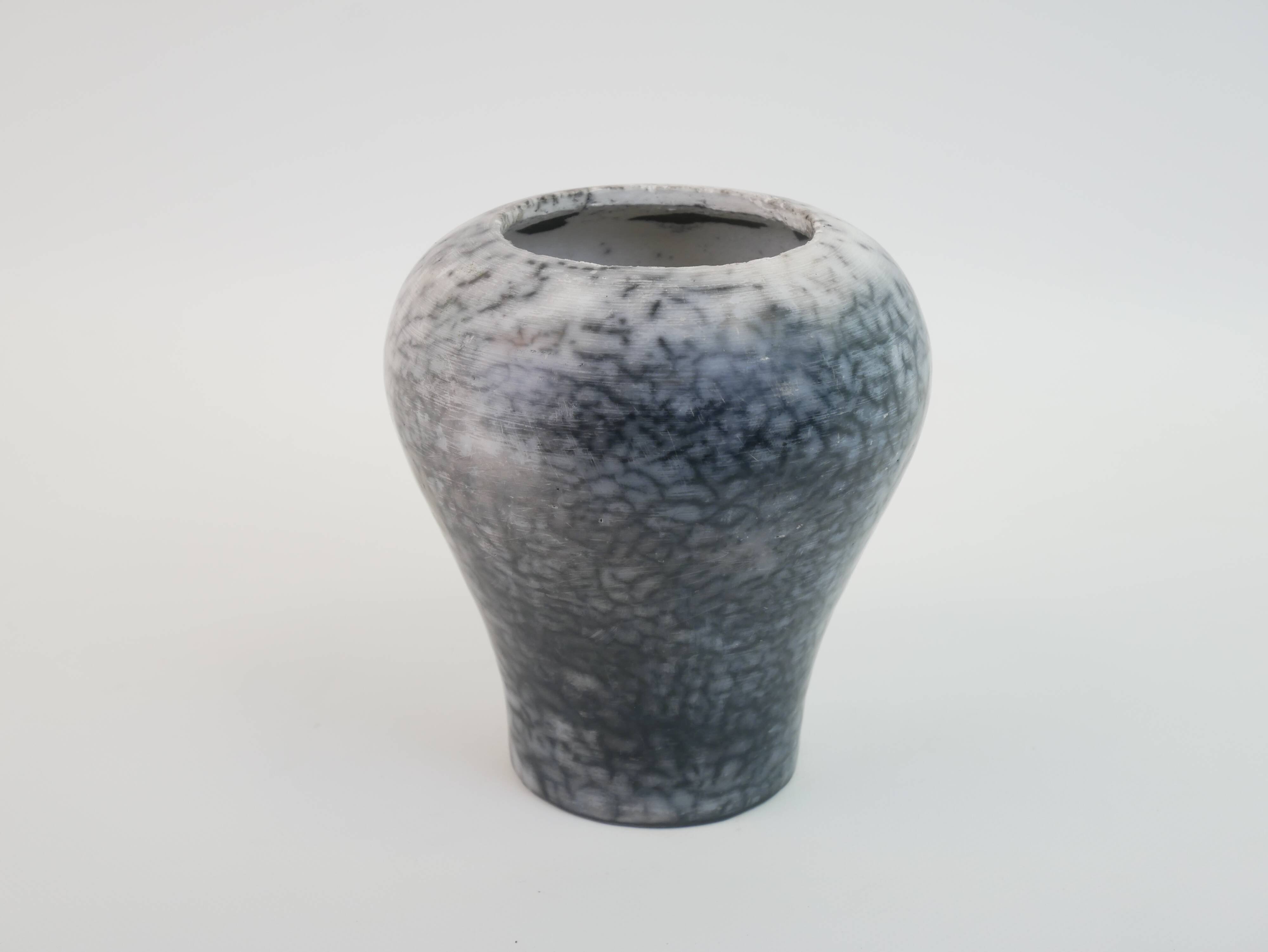 Vase en céramique gris et blanc