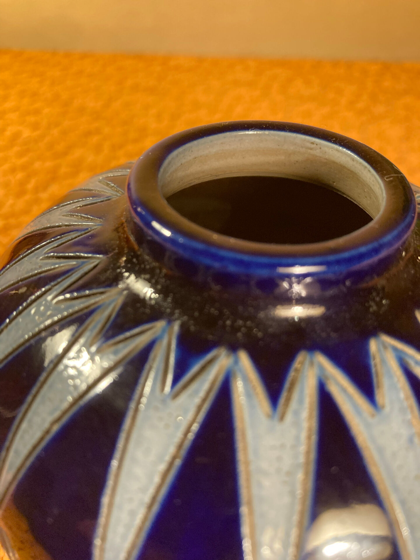 Miniature round vase Art Deco Hubert Krumeich