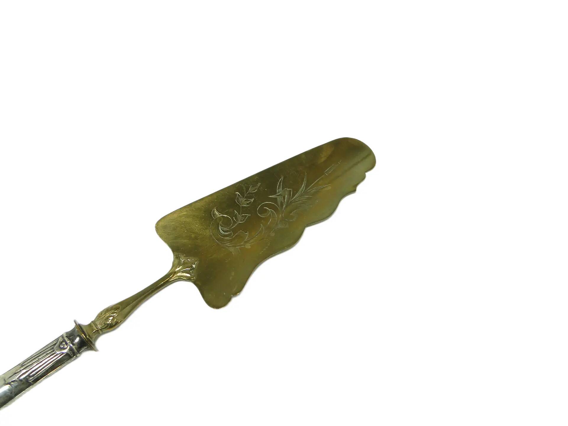Serveur à gâteau, Art Nouveau, laiton doré, argent, France, début du XXe siècle