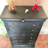 Black chiffonnier