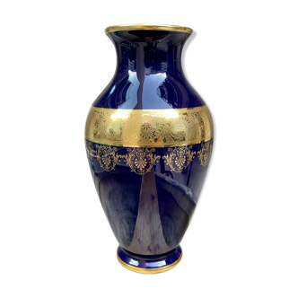 Ovoid vase in blue and gold enamelled porcelain