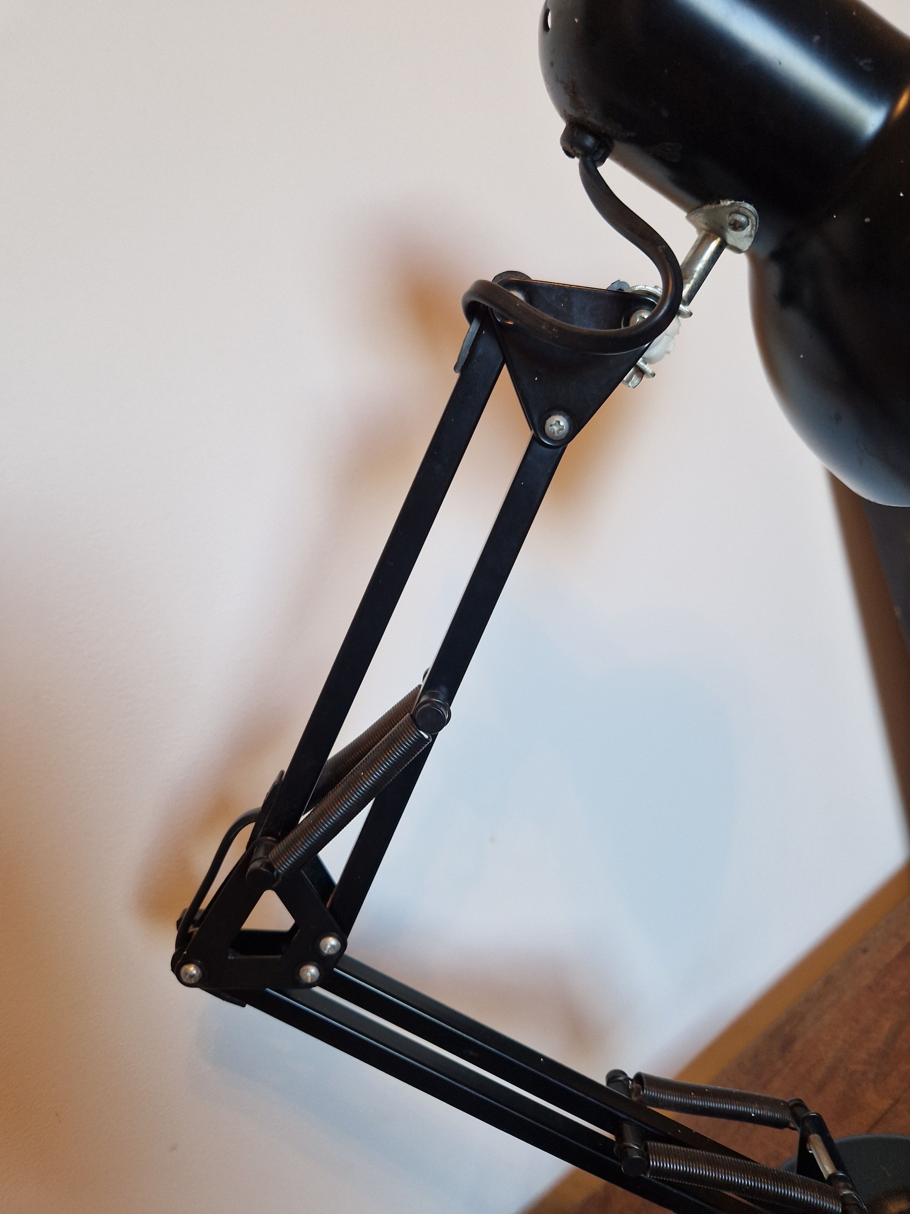 Black vintage articulated desk lamp