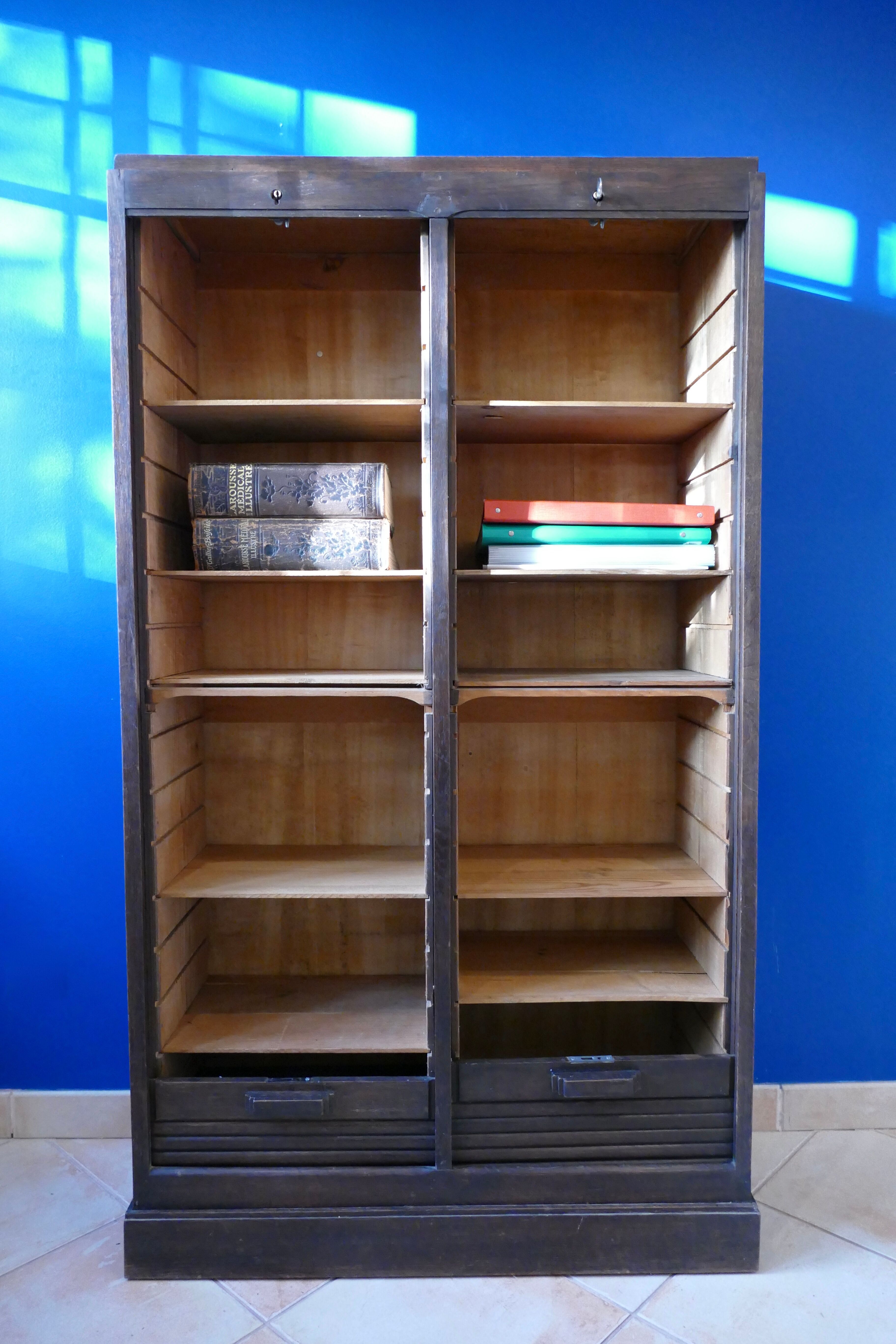 Curtain binder cabinet