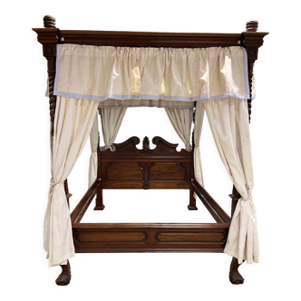 Four poster bed