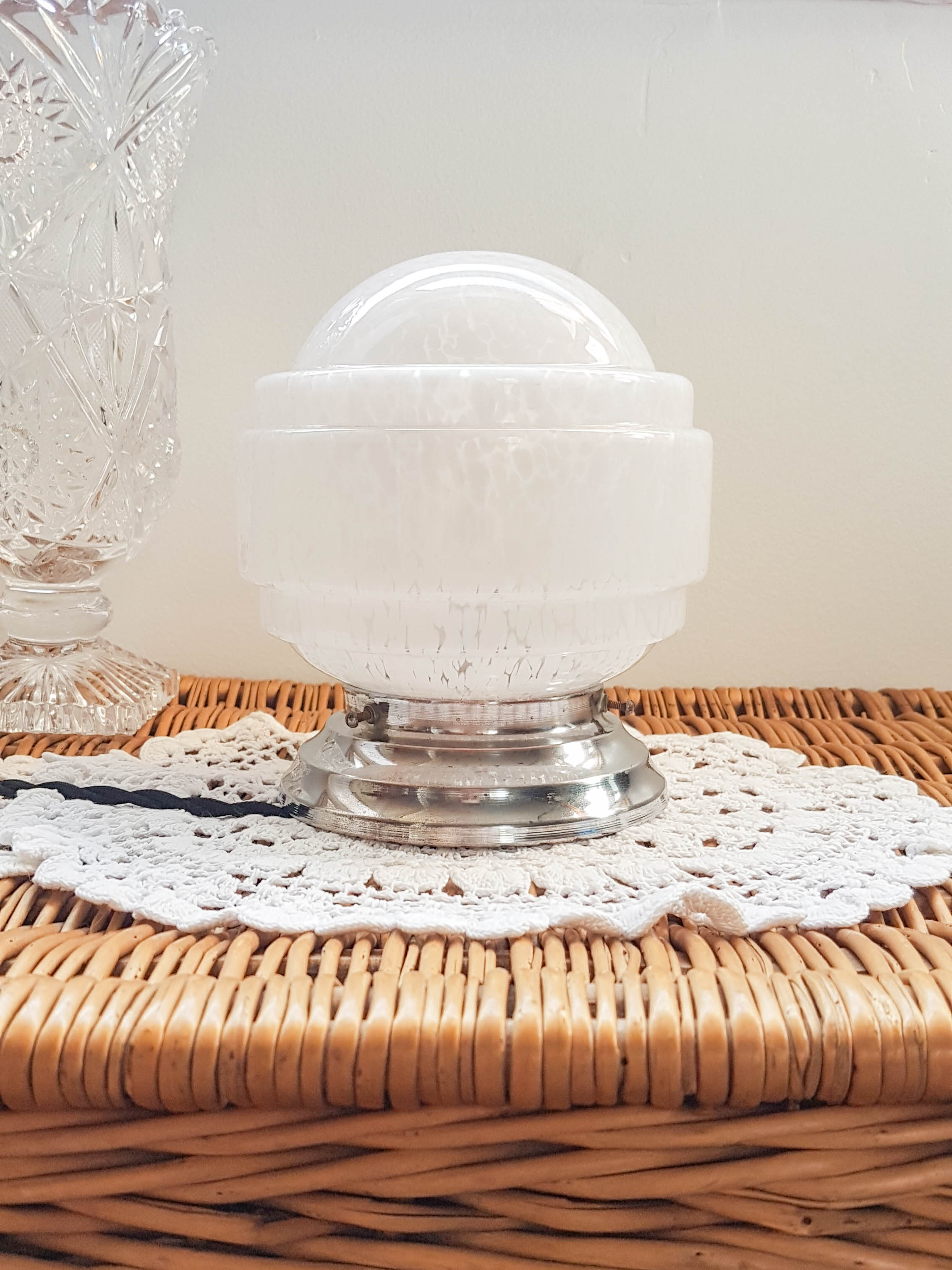 Lamp to lay vintage opaline white Clichy glass
