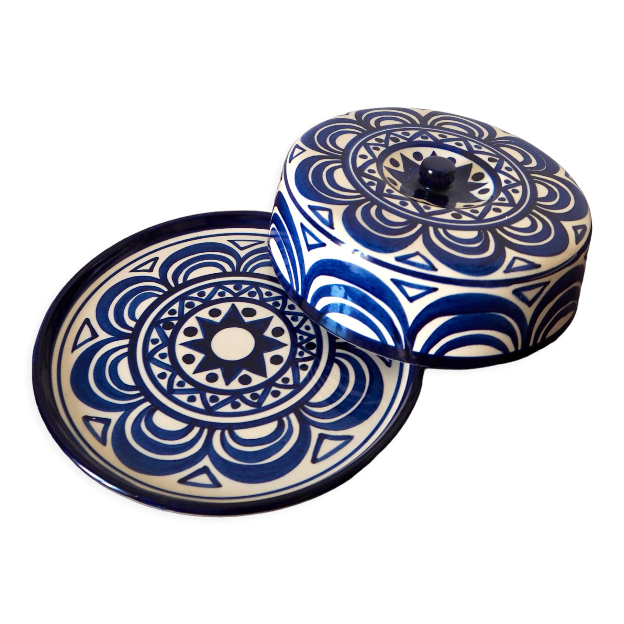 Breton covered dish St Jean de Bretagne