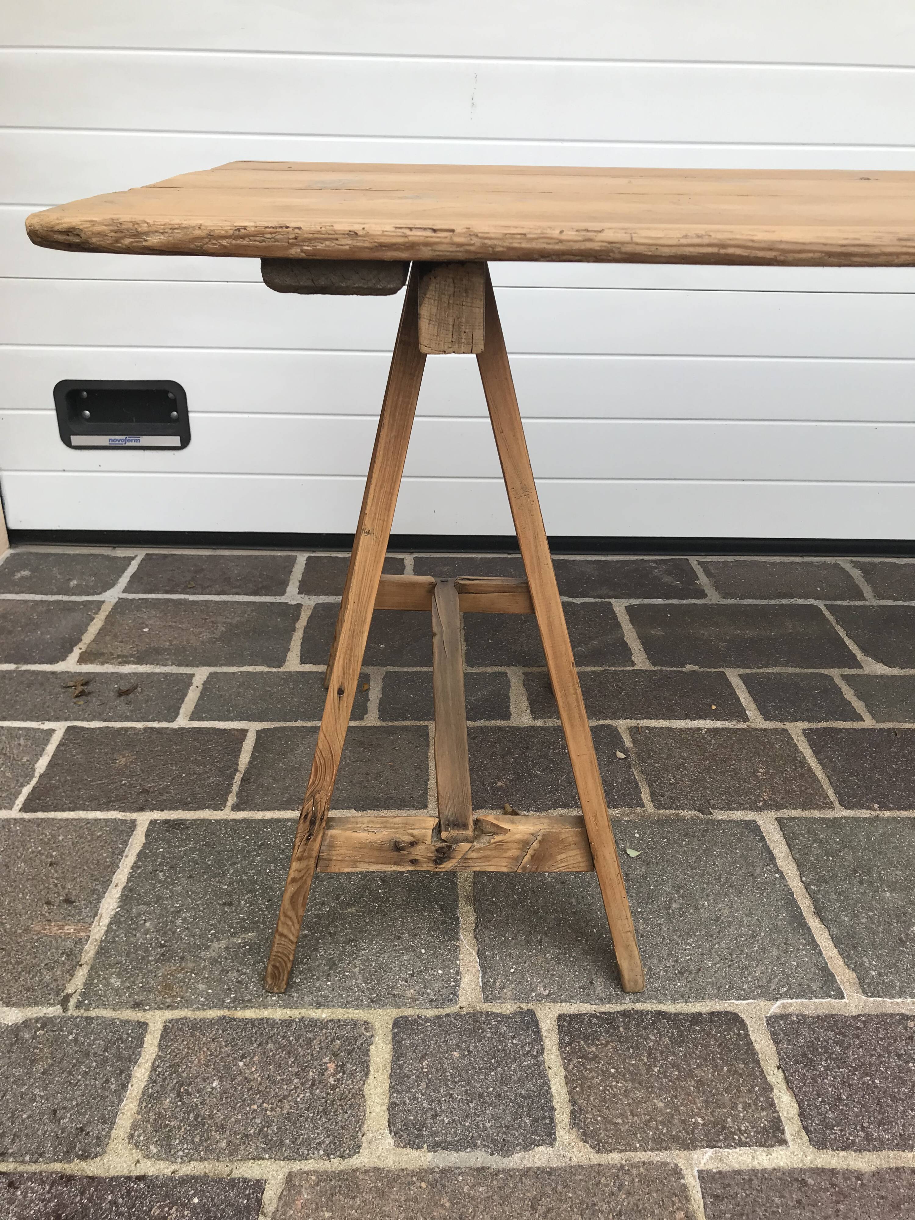 Winegrower's farm table