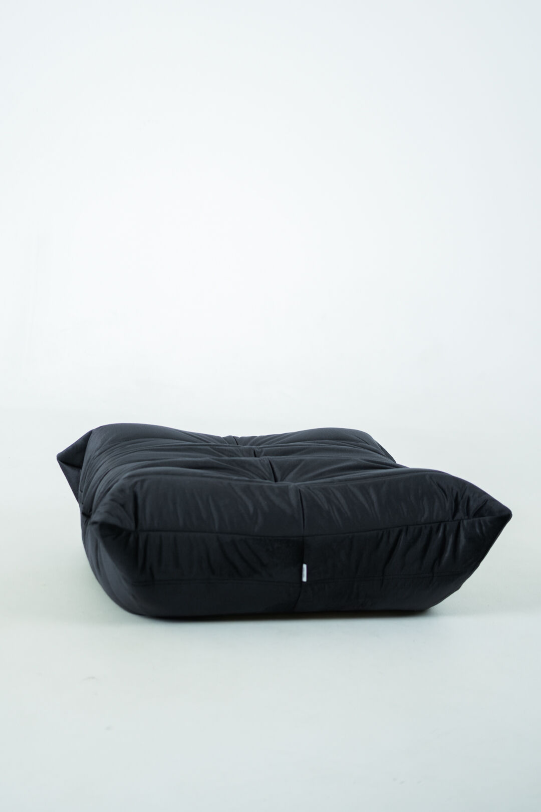 Togo set of chair and pouf in black shiny velvet