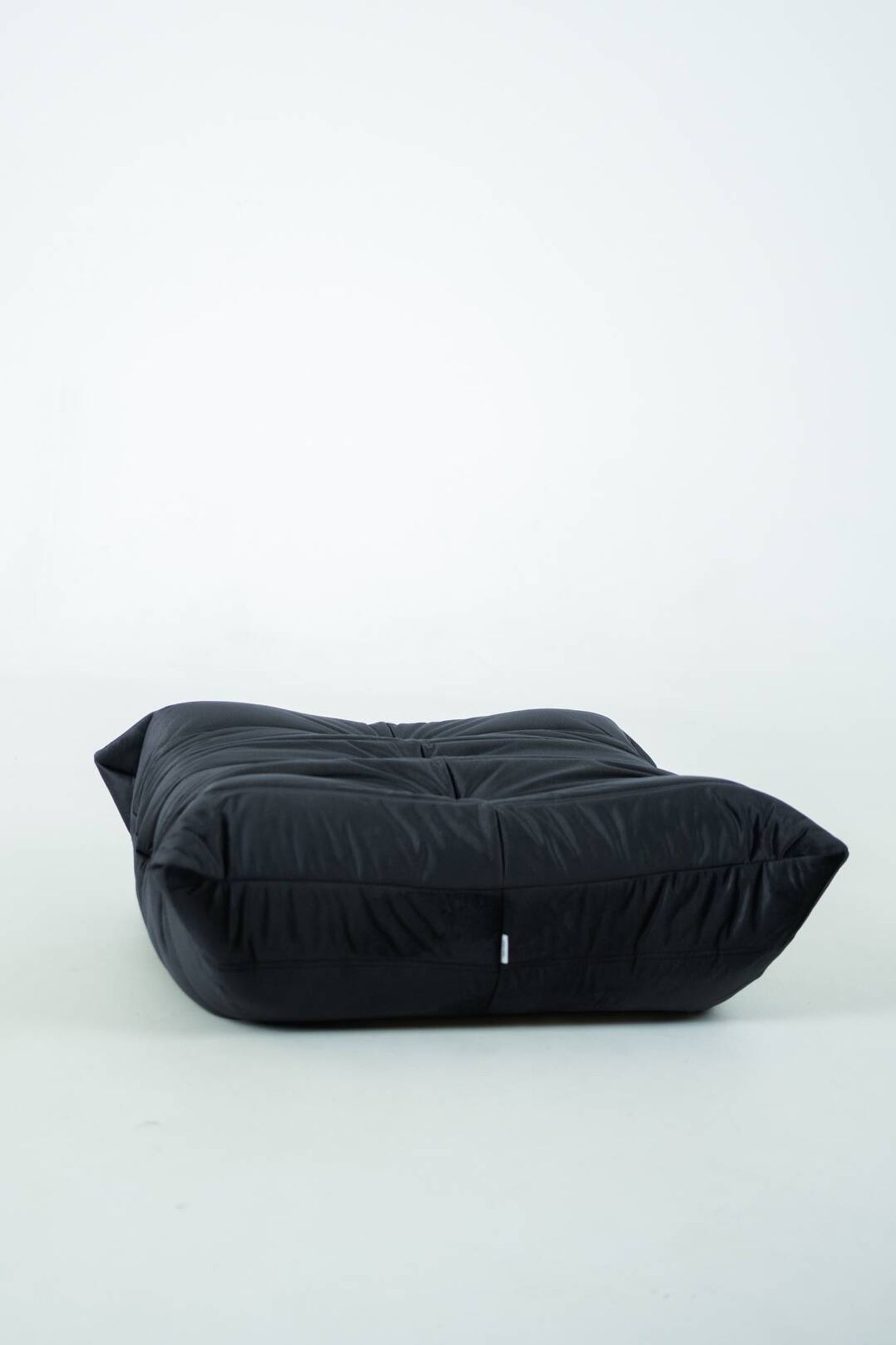 Togo set of chair and pouf in black shiny velvet
