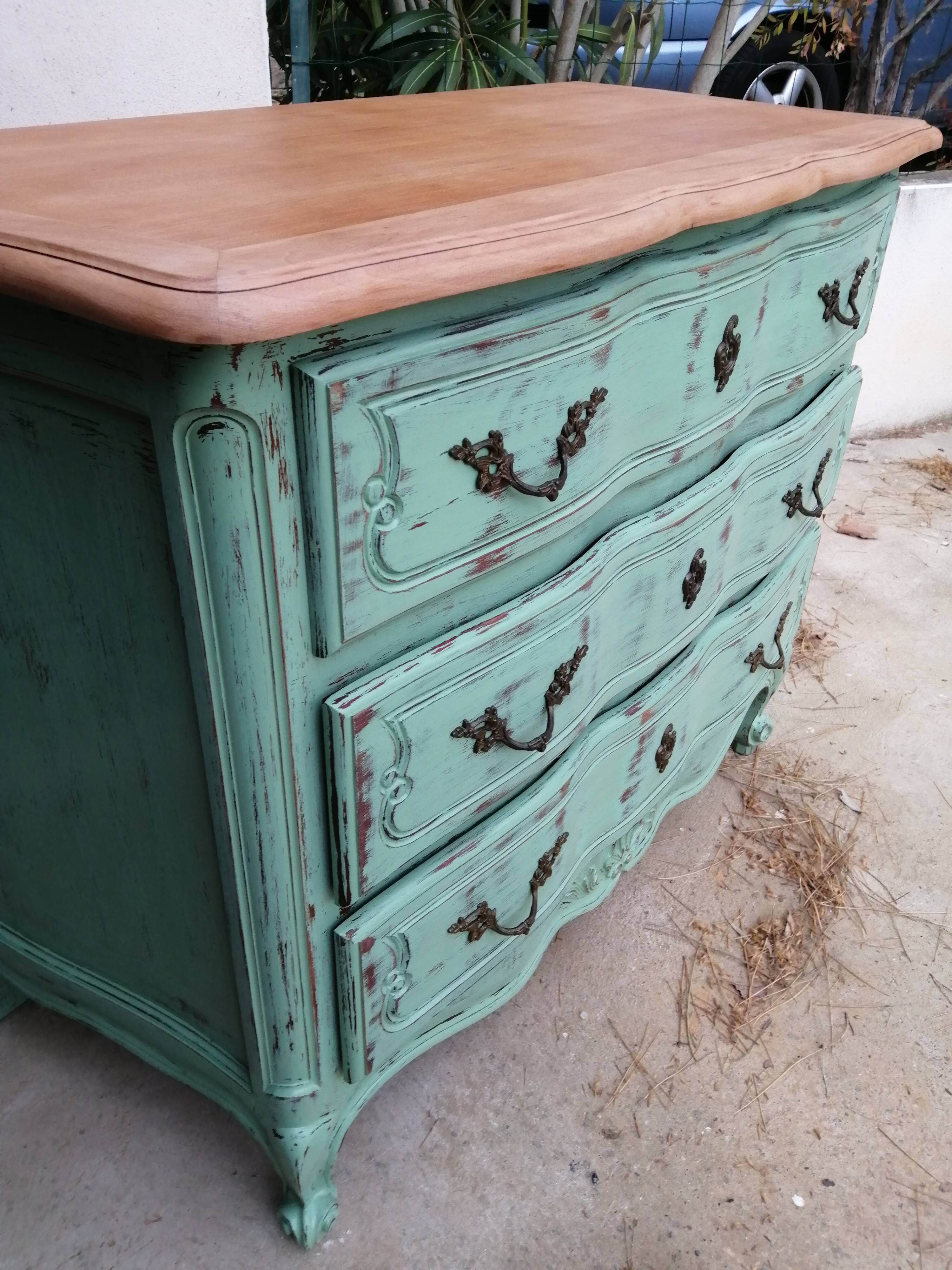 Commode style Louis XV vert eucalyptus plateau bois brut