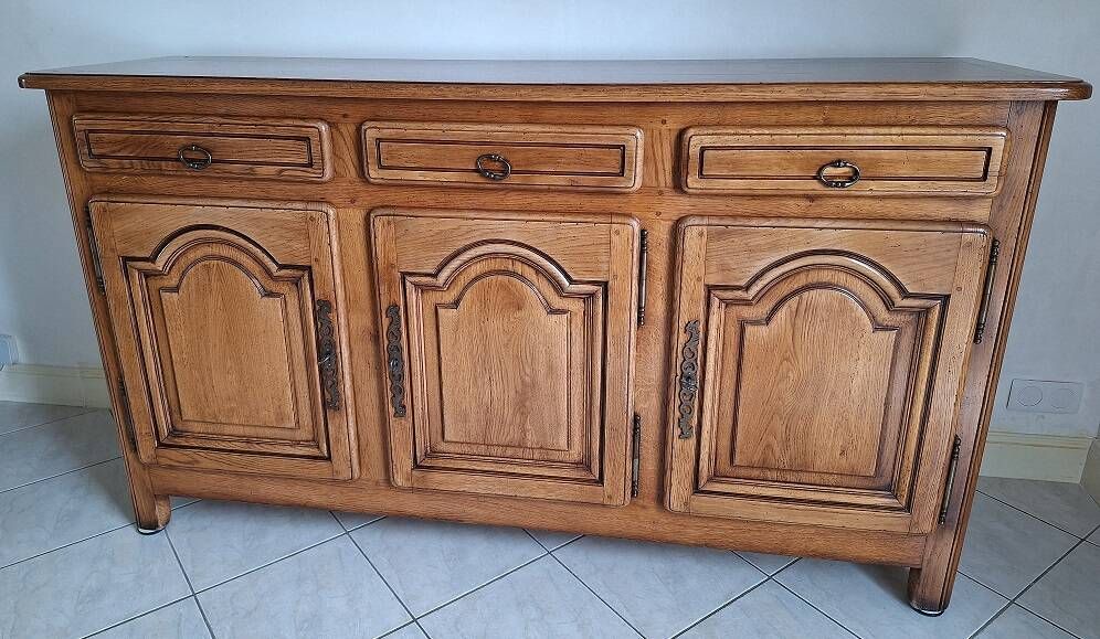 Enfilade of 3 doors