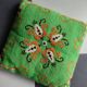 Coussin brodé canevas vintage