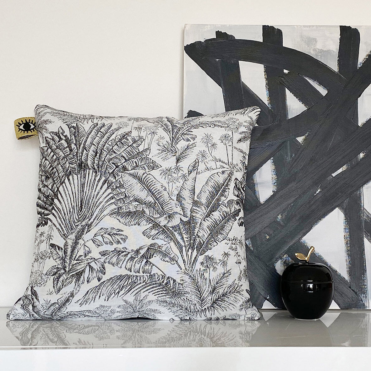 Jungle cushion - tropical motifs