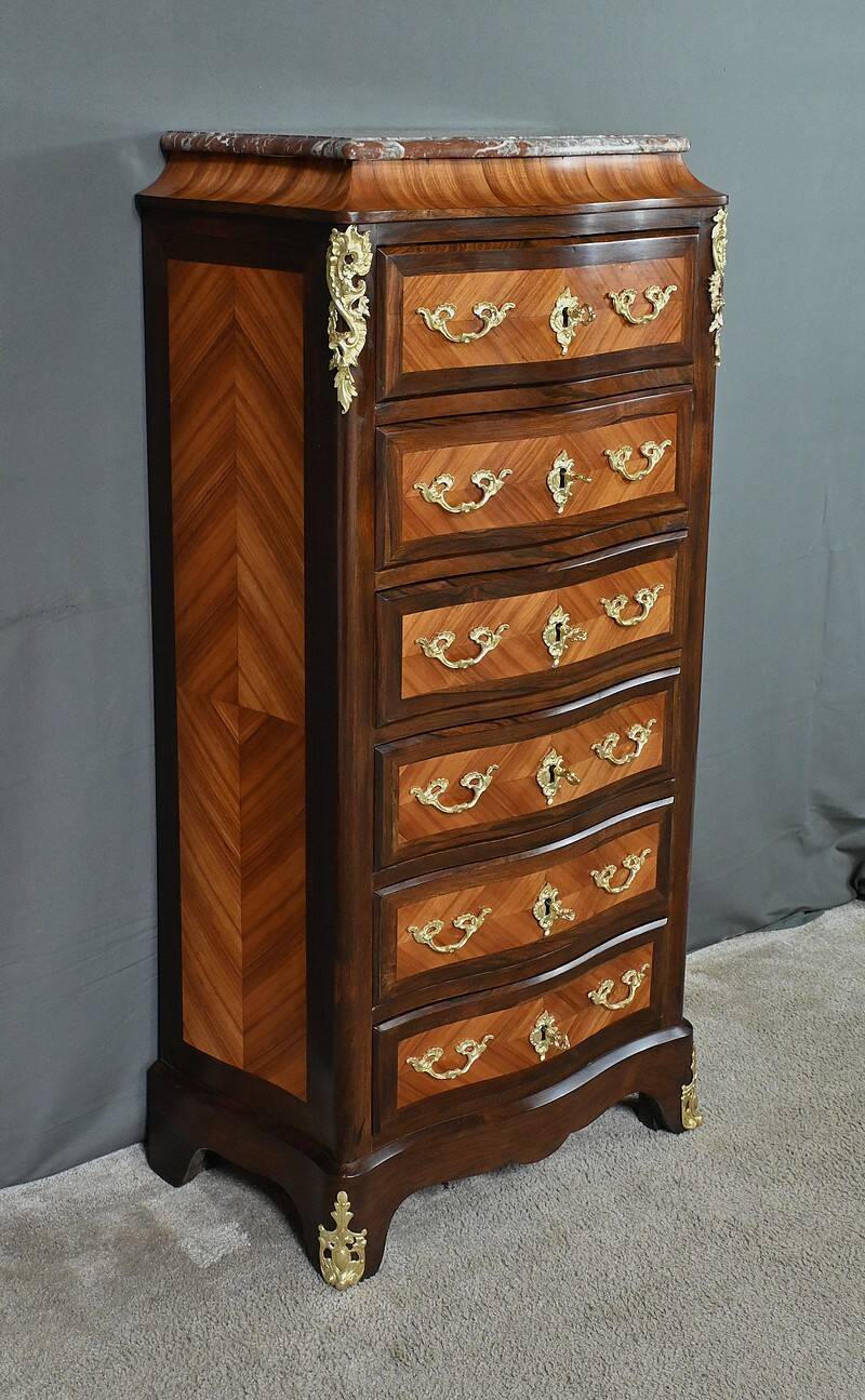Rosewood and rosewood marquetry chest of drawers, Louis XV style – 2nd half of the 19th century.
