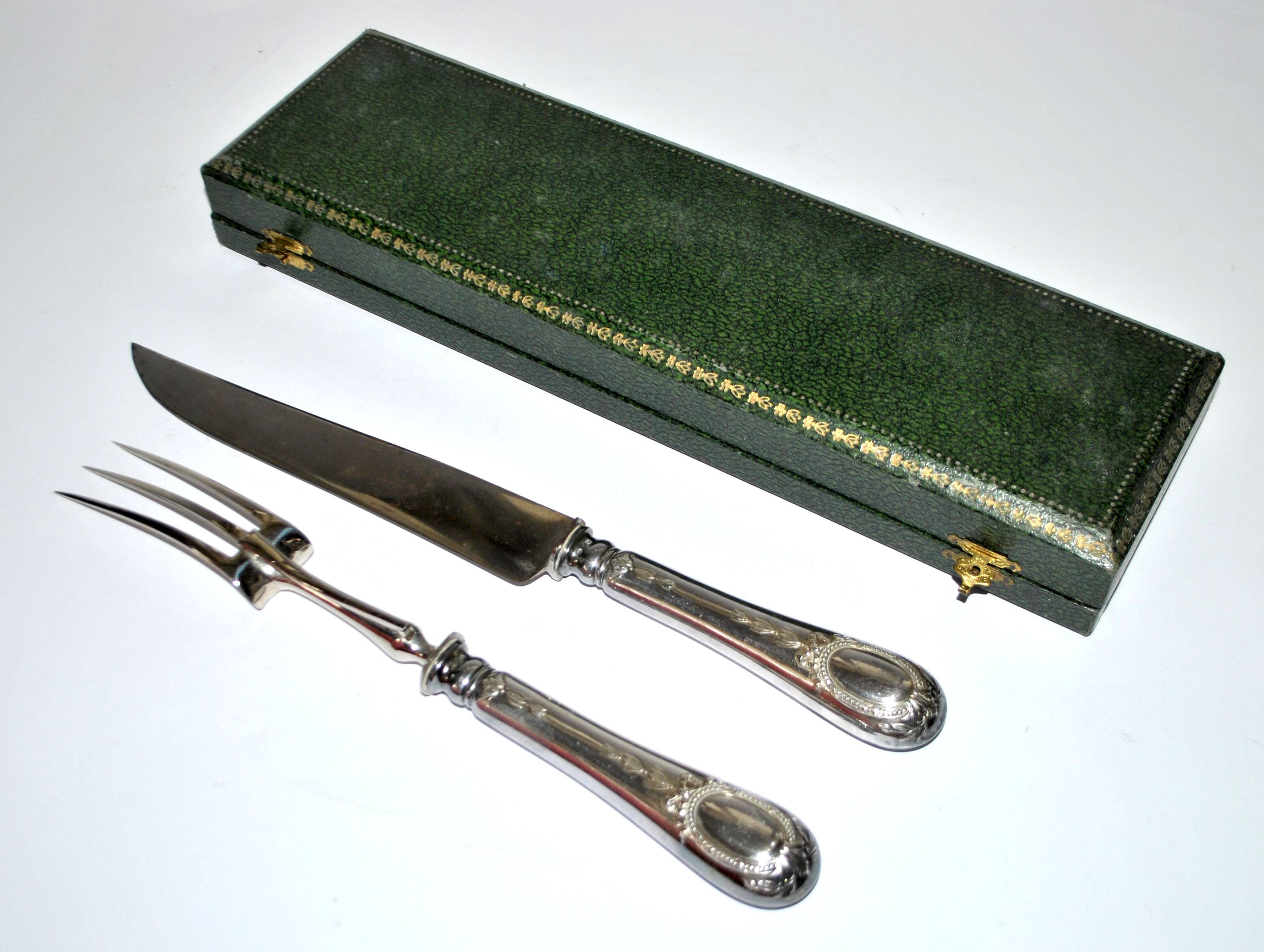 Silver-plated metal knife and fork service cutlery with medallion Fr. SPRENGER STRASBOURG 1900