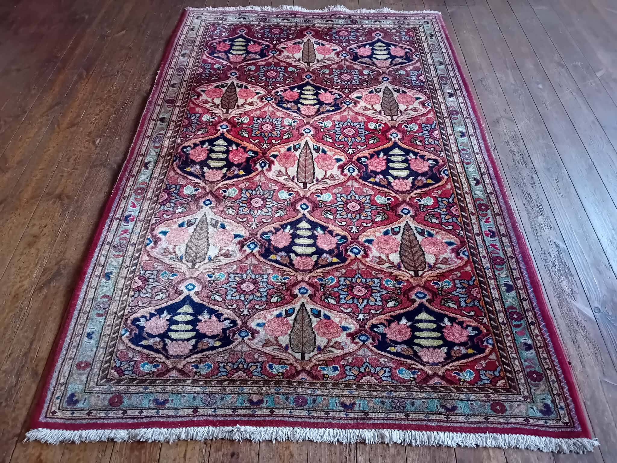 Handmade Bachtiar Persian rug 207x132cm