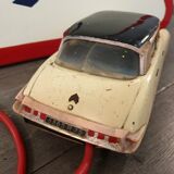 Car Citroën DS 19 remote-guided