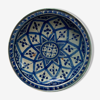Plat en céramique orientale