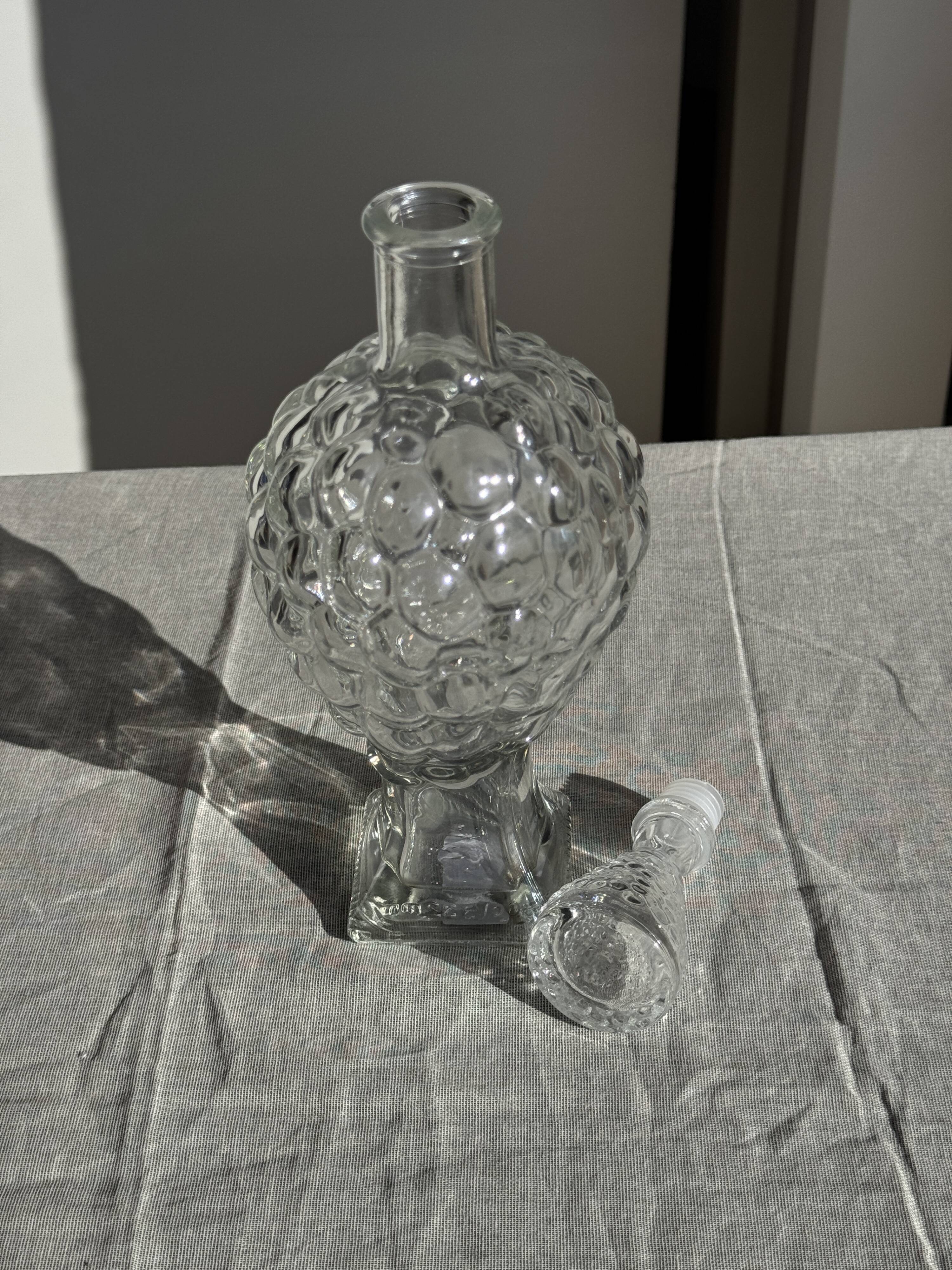Carafe en verre moulé en forme de raisin H29 D10
