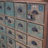 Meuble de quincaillerie industriel en pin peint, France années 1950