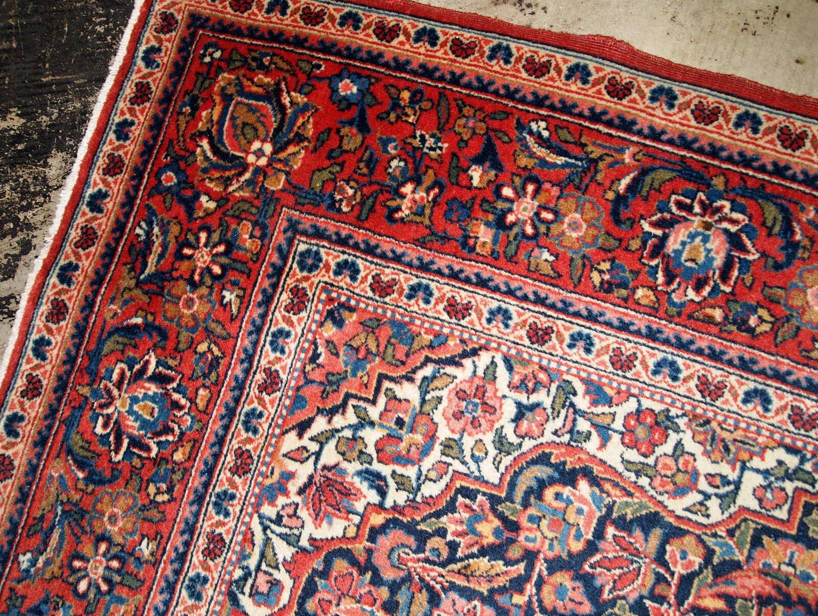 Handmade antique Persian Kashan rug 4.1' x 6.2' (125cm x 189cm) 1910s
