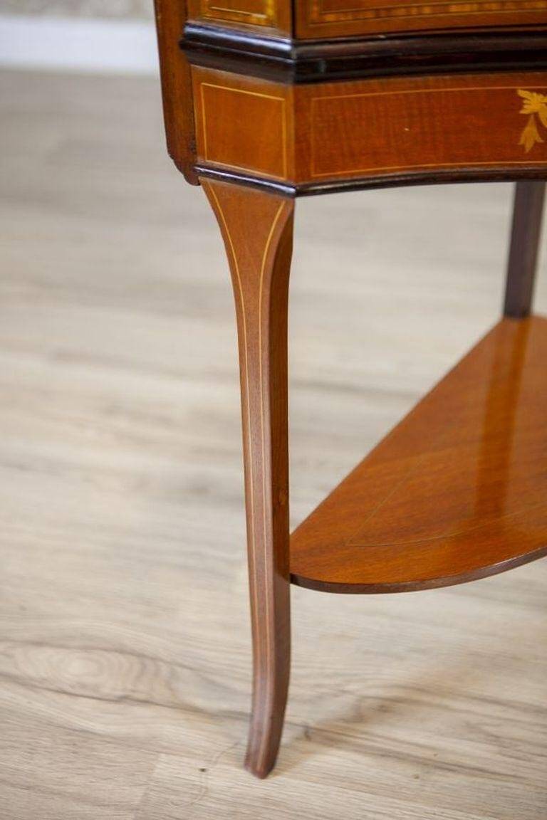 Late-19th Century English Corner Cabinet in Brown, 1890s