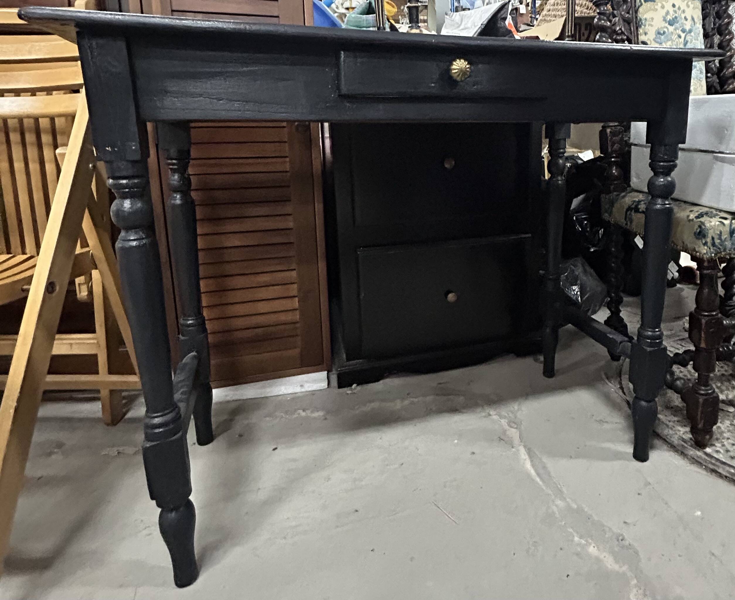 Black desk 1 drawer