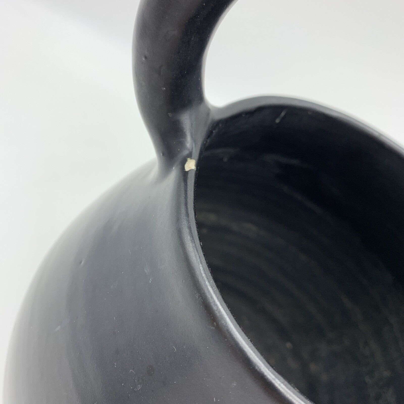 Vase Cache pot to hang handle in black ceramic