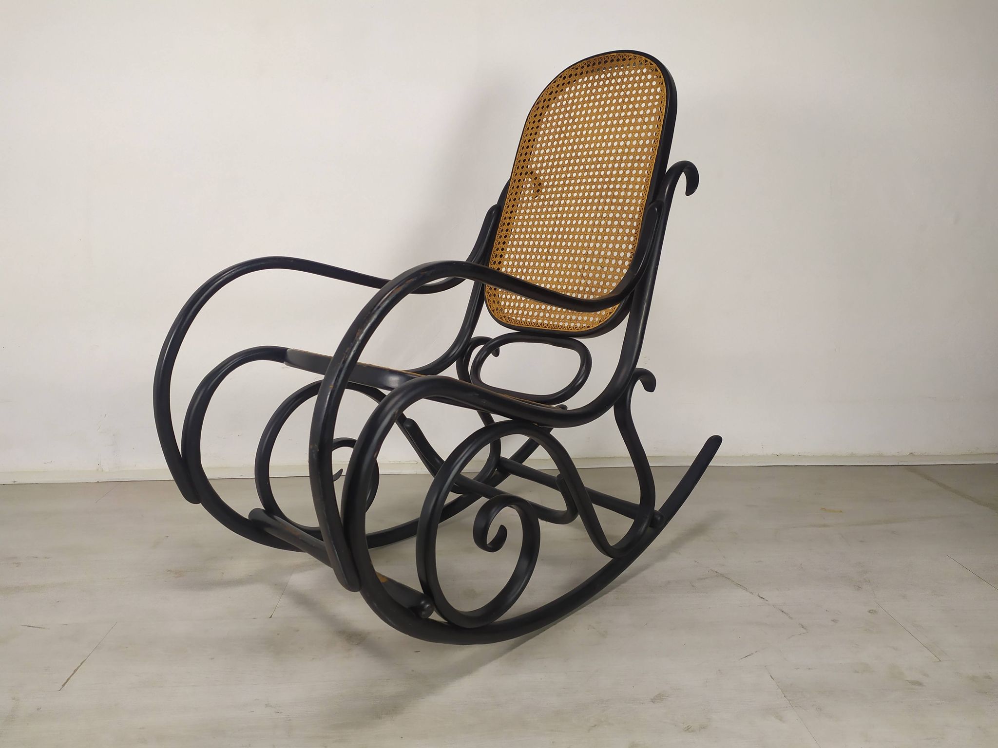 Rocking-chair curved wood
