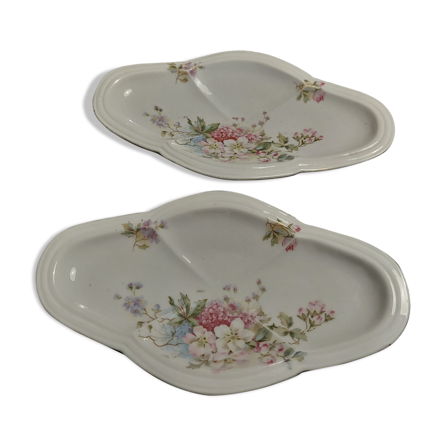 Pair of porcelain raviers floral decoration